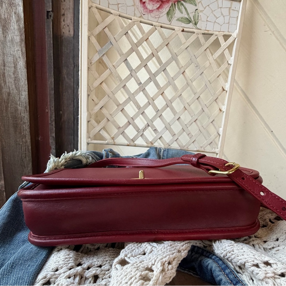 VINTAGE COACH RED LEATHER PENNY POCKET BAG
Style # 9755 - Picture 9 of 17